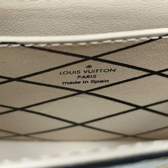 Limited Edition Louis Vuitton  Epi Romantic Blossom Essential Trunk White - Picture 3 of 10